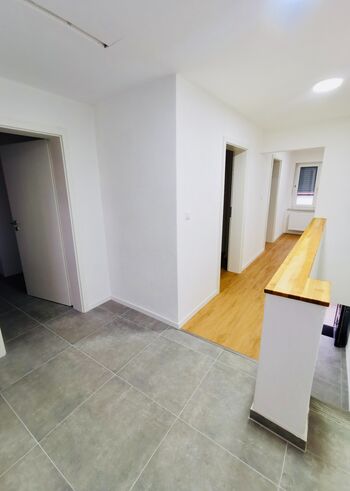 Vollausgestattetes Haus mit Terrasse und Parkplatz Bild 5