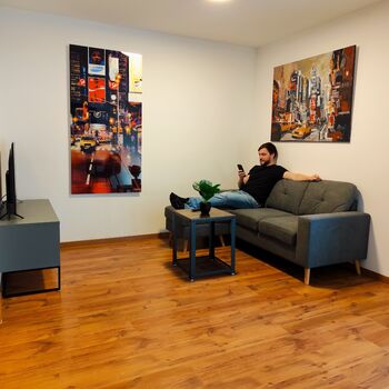 Voll möblierte 2-Zimmer Wohnung für 2 Pers. Langzeit