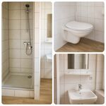 Schönes sauberes Badezimmer