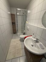 1 Zimmer Wohnung für 2 Gäste & TG Stellplatz Bild 5