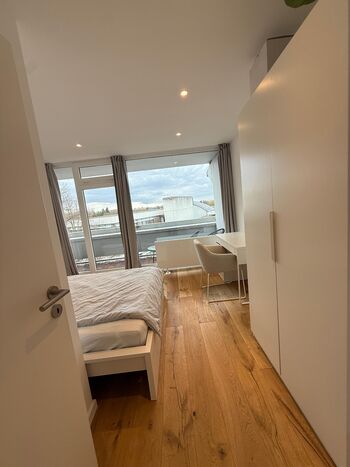 2 Zimmer Wohnung, frisch saniert, Perlach Bild 1