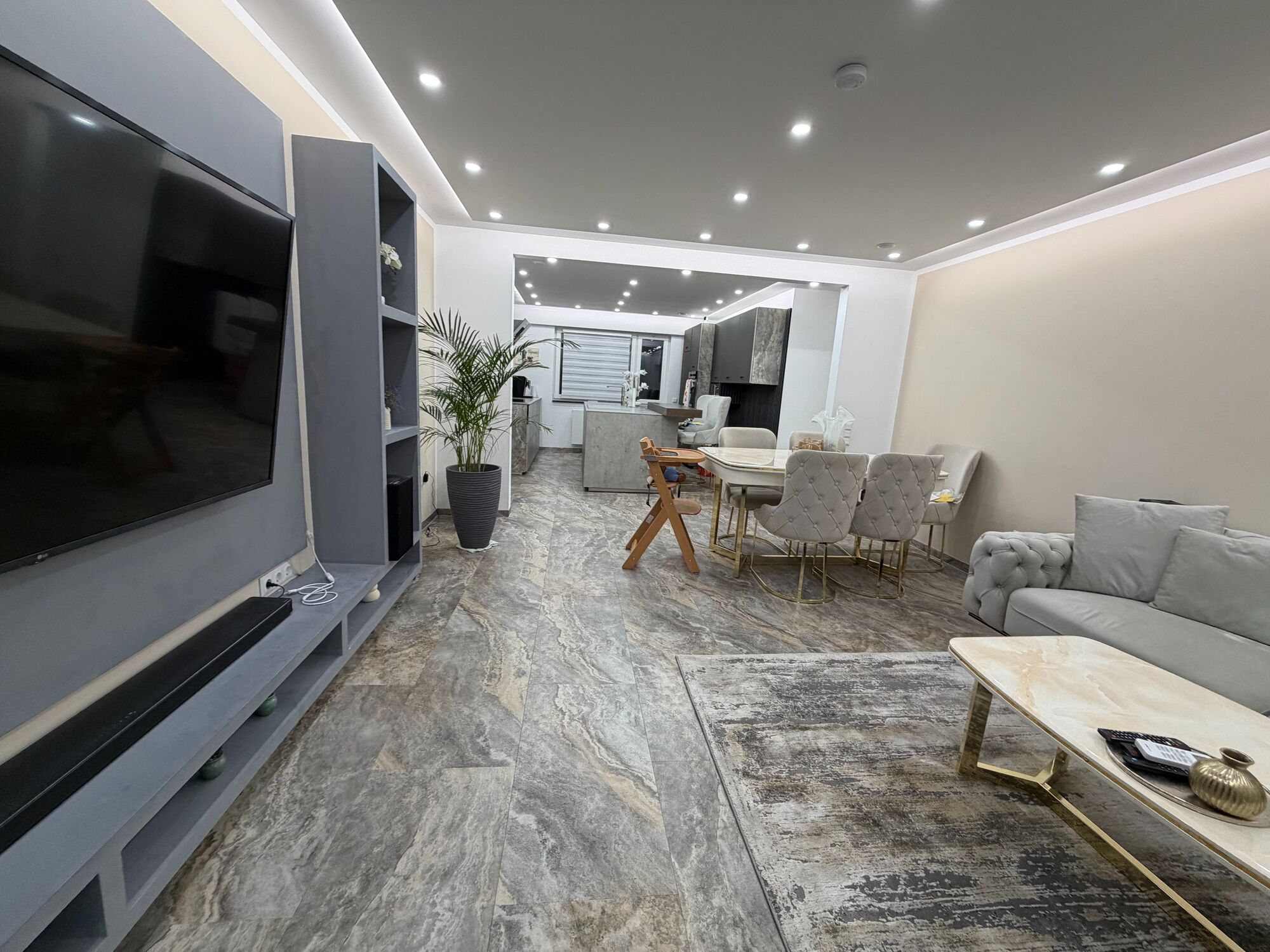 Wohnzimmer + Couch