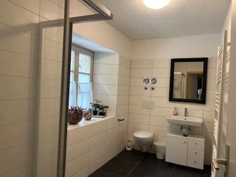 Gemeinsames Bad mit Dusche