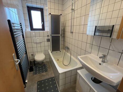 Vollmöblierte Wohnung bis zu 6 Personen mit Parkplatz Bild 5