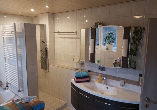 "Egerblick" in Röslau, Ortsrandlage, sehr ruhig, Balkon und Terrasse Bild 4