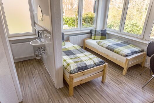 direkt an der A7 Hamburg - Boarding House Quickborn Bild 2