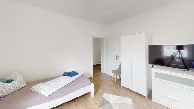 Schlafzimmer 1