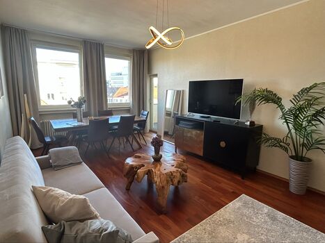 3 Zimmer-Balkon-Fahrstuhl-zentral-voll ausgestattet