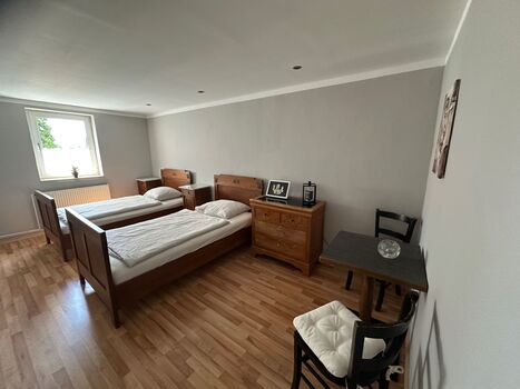 Doppelzimmer mit 2 einzelnen Betten zusammenschiebbar