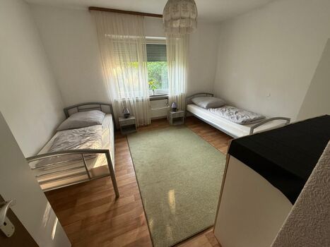 12 Bett-/ 6 Zimmer Haus in Langenhagen Zdjęcie 5