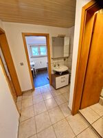 Flur mit Waschbecken