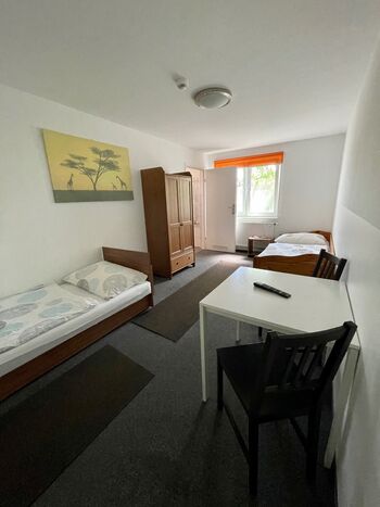 Zimmer-Leopoldsdorf Bild 5