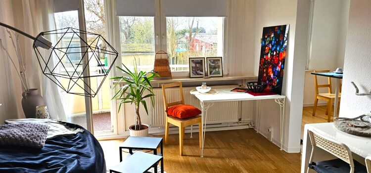 Business, Pendlerwohnung: möblierte 35 qm, Balkon, Stpl. Bild 3