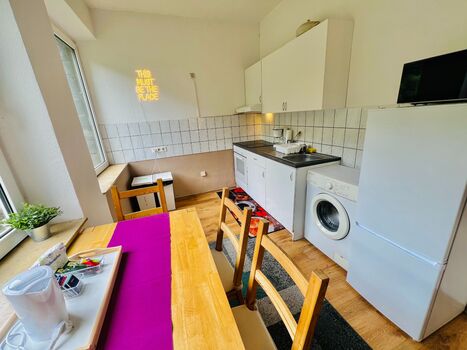 5G WiFi | SKY | Apartments | Kitchen | Washing Machine Picture 4