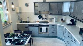 Voll ausgestattete Küche