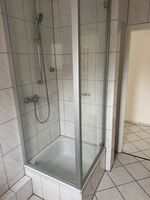 Bad und WC mit Dusche 4