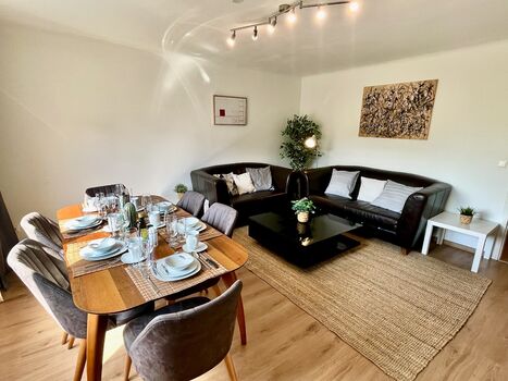 5 Zimmer Apartment mit 2 Badezimmern für 9 Personen Picture 2