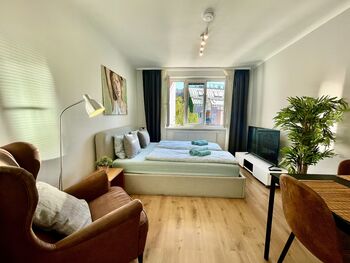 5 Zimmer Apartment mit 2 Badezimmern für 9 Personen Picture 2