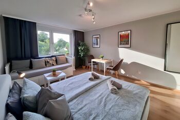 5 Zimmer Apartment mit 2 Badezimmern für 9 Personen Picture 3