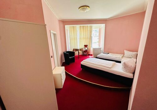 ab 15 Euro Gästezimmer Augsburg Bild 2