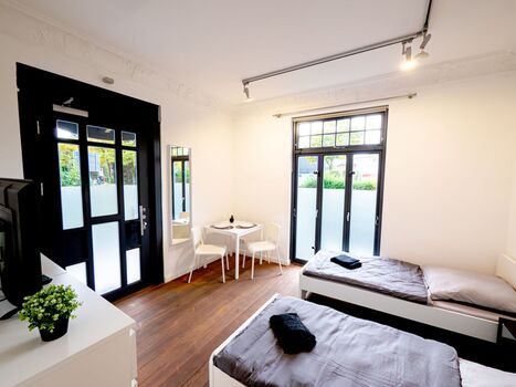 Haus: 4 Whg. + Max. 27 Per.