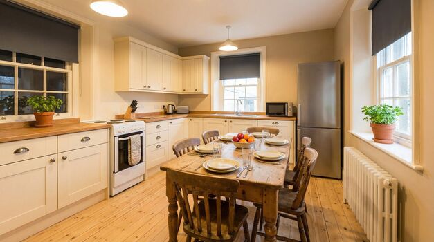 FL30 / TOMASZ-LIVING in HUSUM - Nordsee | Zentral