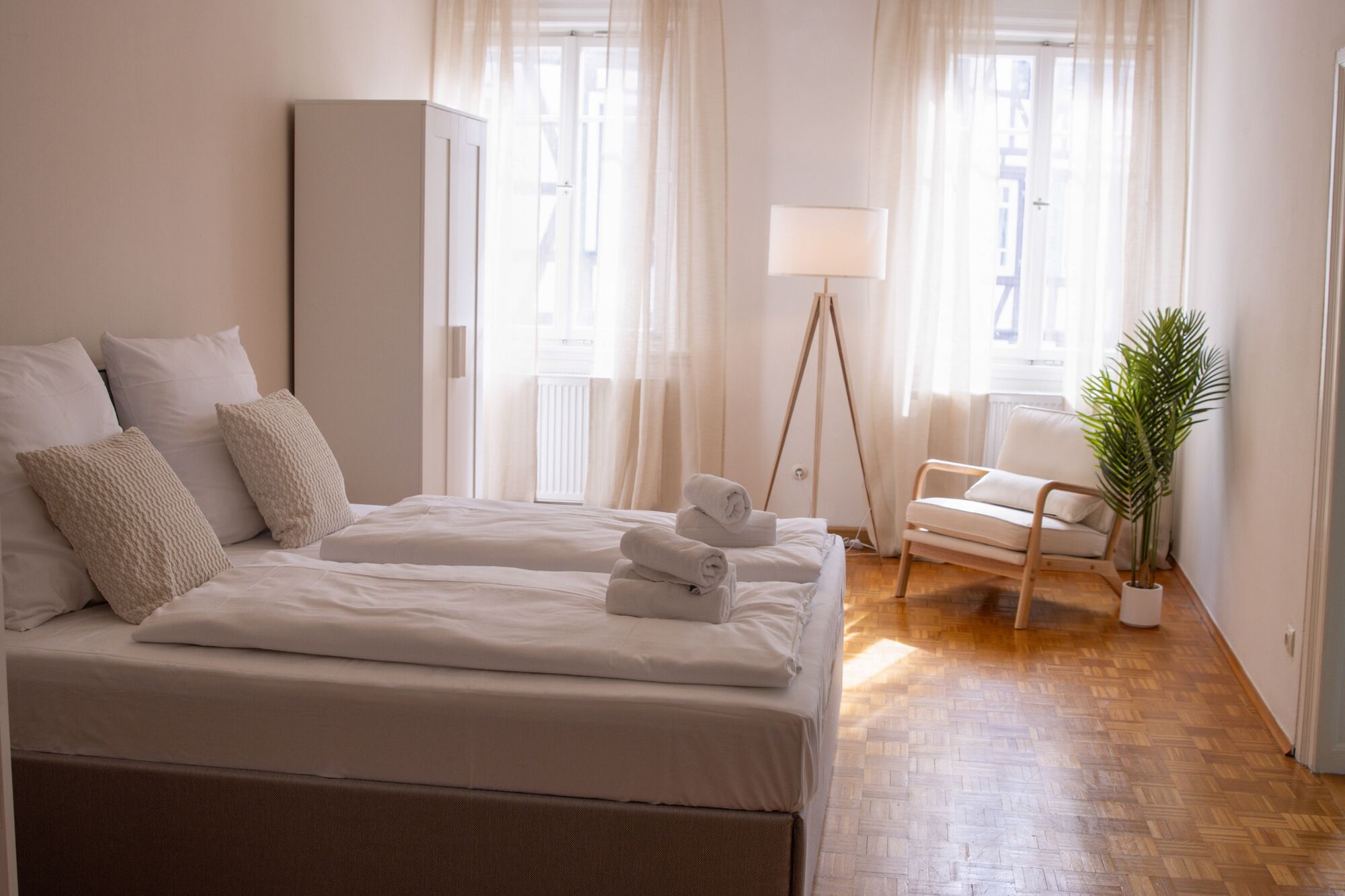 Schlafzimmer für 4 Personen: 1 Doppelbett und ein Stockbett