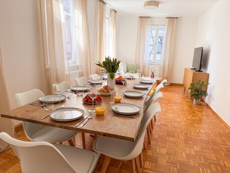 C-Living 140qm für 6-10 Personen, Zentrum, inkl. Parkplatz