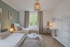 Schlafzimmer 01 mit komfortablem Hotel-Doppelbett. Auf Wunsch kann dies in 2 Einzelbetten gestellt werden.