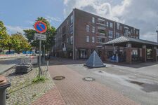 Unsere Wohnung liegt zentral in Norderstedt Mitte, fußläufig zum Bahnhof. Geschäfte des täglichen Lebens sowie Restaurants, Bäckereien und Cafes befinden sich in unmittelbarer Nähe