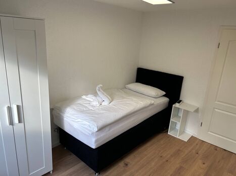 Ferienhaus mit Parkplatz, Terrasse und Stadtnähe Bild 4