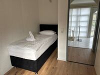 Ferienhaus mit Parkplatz, Terrasse und Stadtnähe Picture 4