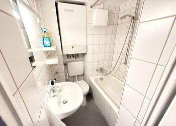 Bad und Badewanne