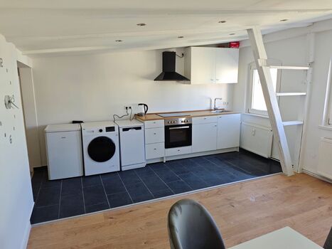 Neu saniertes Penthouse Apartment mit offener Wohnküche Obrázok 5