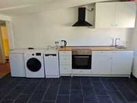Neu saniertes Penthouse Apartment mit offener Wohnküche Bild 1