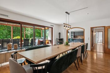 Große Villa für große Gruppen und Teams 7 Schlafzimmer! Picture 2