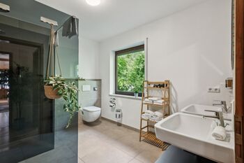 Große Villa für große Gruppen und Teams 7 Schlafzimmer! Picture 4