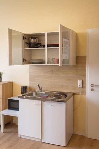 35 Einzel- & Doppelzimmer sowie 15 Apartments | WLAN | Küche | Zentral Zdjęcie 3