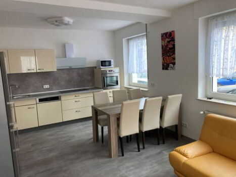 Worms - 4 houses, 8 bathrooms, 30 beds, free parking