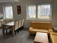 Worms - 4 houses, 8 bathrooms, 30 beds, free parking Picture 3