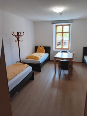Neue renovierte Wohnung mit wöch. gener. Reinigung im Preis Bild 5