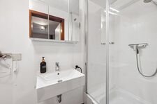 StayFive Apartments Picture 3