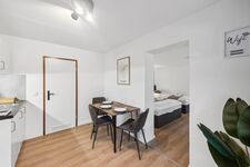 StayFive Apartments Picture 6