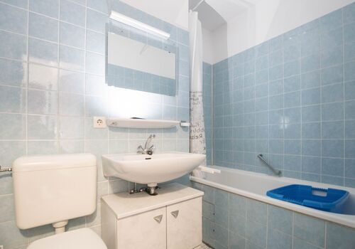 Voll möbliert und renovierte 2-Zimmer Wohnung mit Balkon Picture 5