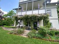 Überdachte Terrasse für jedes Wetter untere Wohnung, Balkon obere Wohnung
