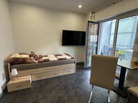 Möbliertes Zweibettzimmer Bild 4