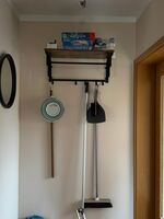 Reinigungsmittel und Wischroberter vorhanden