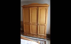 Kleiderschrank