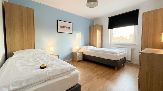 MH10 / TOMASZ-LIVING in ESSEN - Ruhige Zimmer + Kühlschrank Picture 3