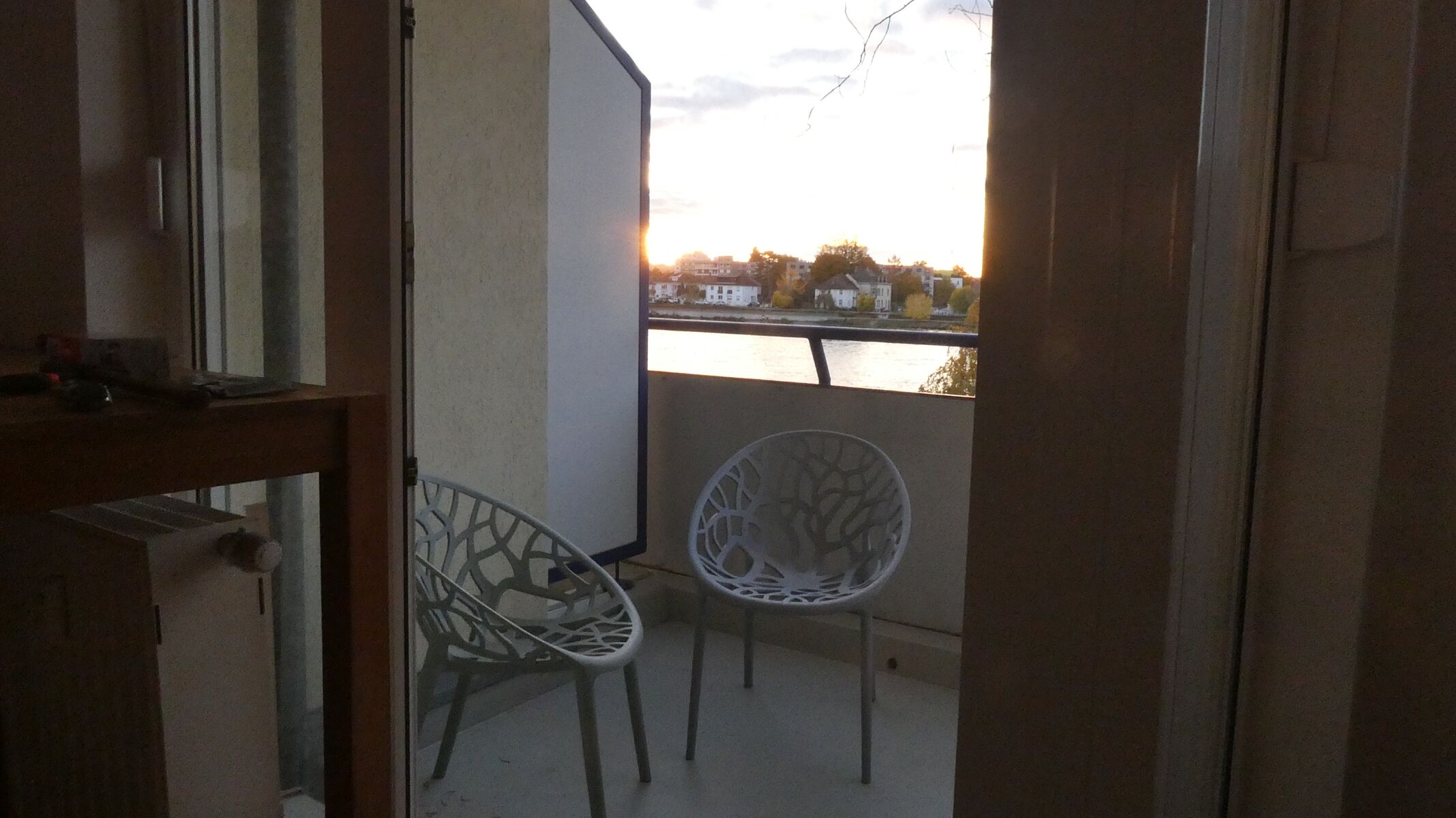 Balkon mit Aussicht auf Rhein und nach Frankreich